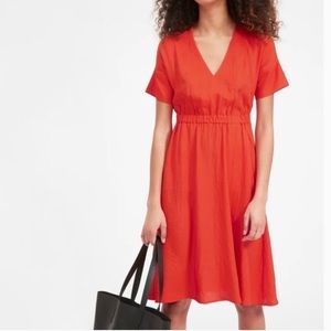 EVERLANE Japanese GoWeave V-Neck Midi Dress \\ 2